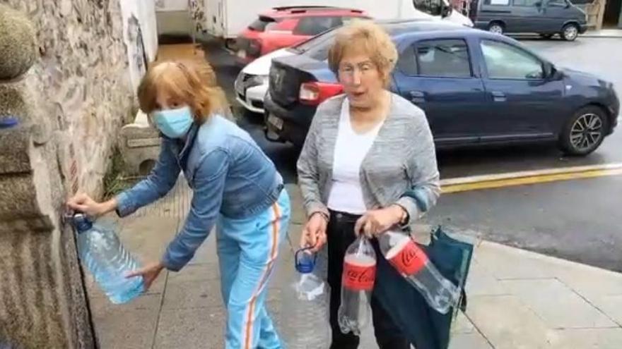 Vecinos de Teis, sin agua potable desde hace semanas