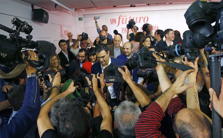 Los candidatos celebran los resultados de las elecciones