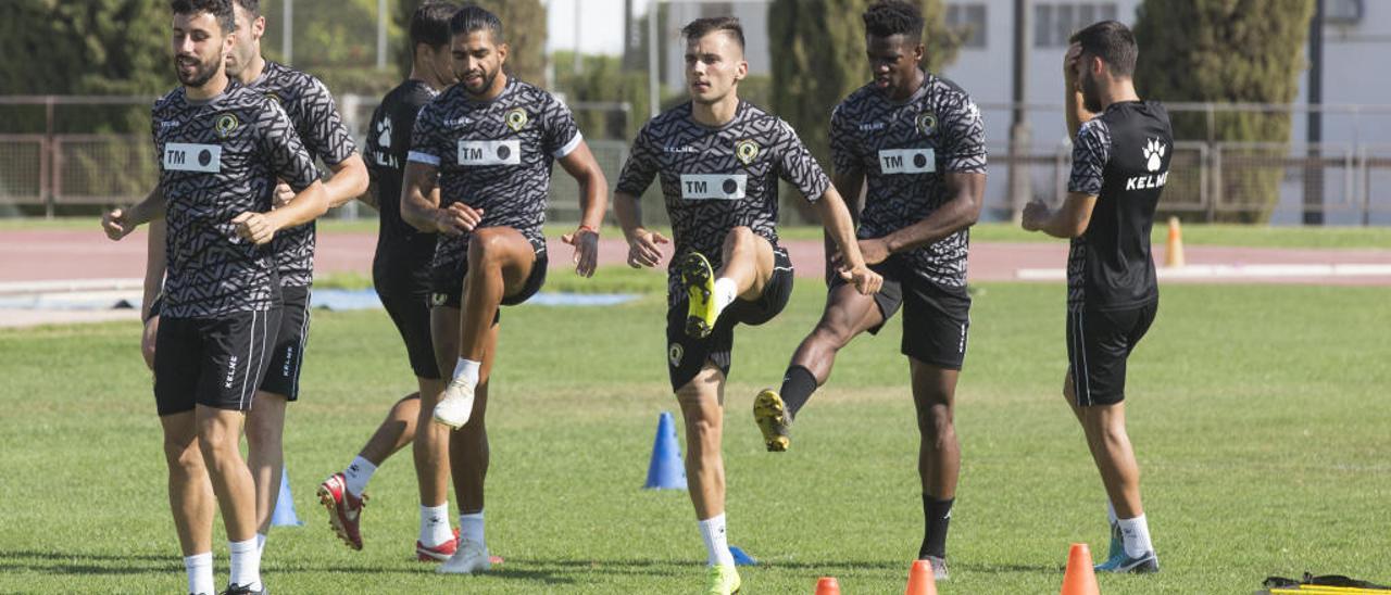 Diego Benito, Jona, Borja y Traoré, en una entrenamiento de este verano.