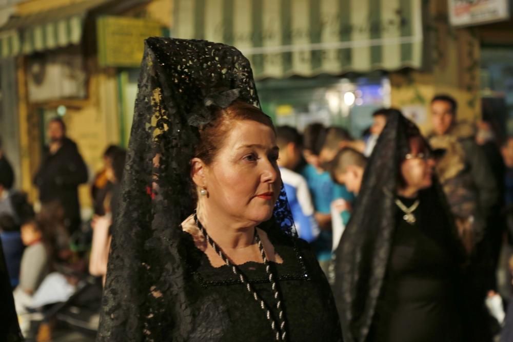 Algunas de las imágenes decanas de la Semana Santa se acercaron al mar y los paseos en Martes Santo