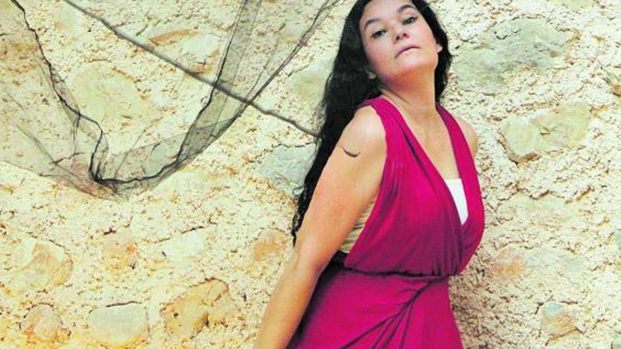 Mara Aranda, la voz que actualiza la música antigua