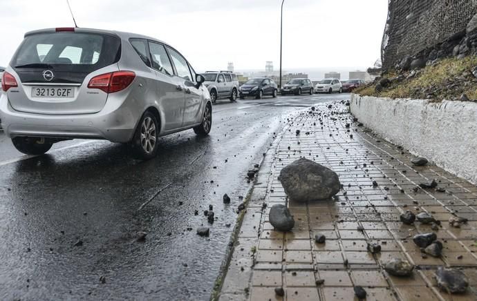 LAS PALMAS DE GRAN CANARIA. Lluvias en la ciudad de Las Palmas de Gran Canaria.  | 03/04/2019 | Fotógrafo: José Pérez Curbelo