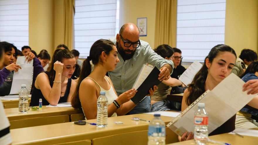 Un centenar de zamoranos se examina de la convocatoria extraordinaria de la PAU