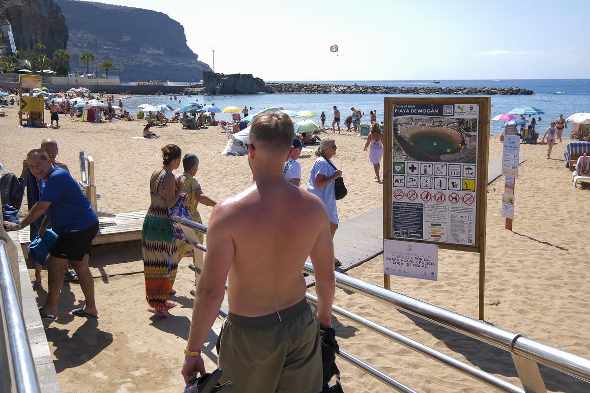 Imagen de archivo de un día de verano en Playa de Mogán.