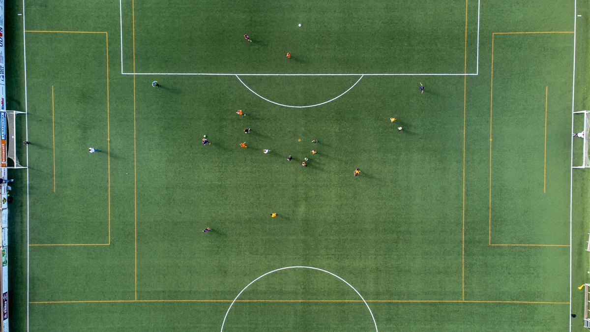 Für das MZ-Drohnenbild bespielte &quot;Soccer Training Mallorca&quot; ausnahmsweise den gesamten Platz.