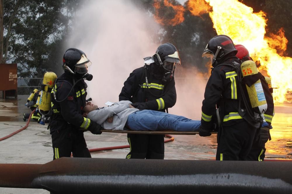 Simulacro en el centro de salvamento Jovellanos