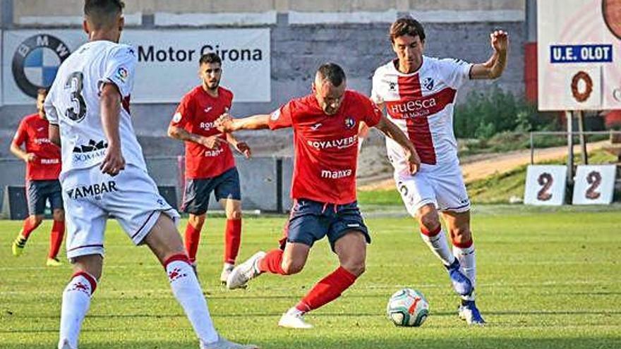 Eloi Amagat, en una acció de l&#039;amistós de pretemporada contra l&#039;Osca al Municipal.