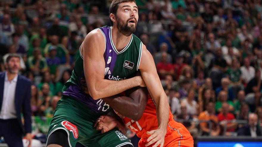 Ibon Navarro descarta a David Kravish para el Unicaja-Tofas