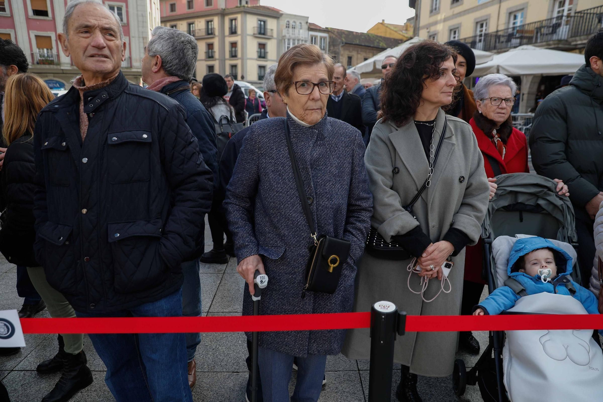 EN IMÁGENES: La Policía Nacional celebra su 200 aniversario en la Plaza de España de Avilés