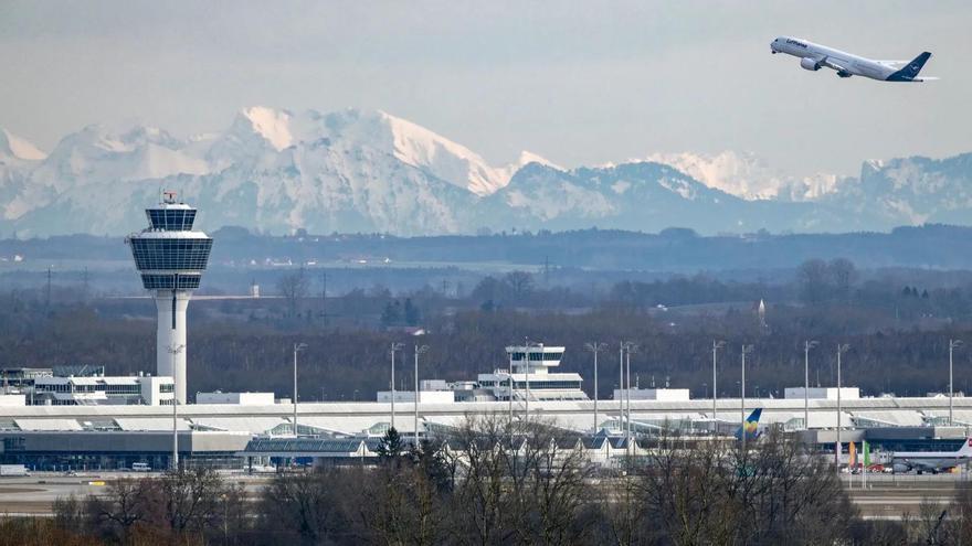La suspensión del tráfico aéreo por nieve en Múnich cancela dos vuelos a València