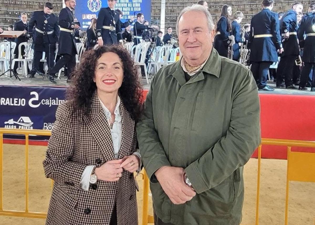 Eloísa Gracia y Antonio Enríquez en un acto con VOX Almendralejo.