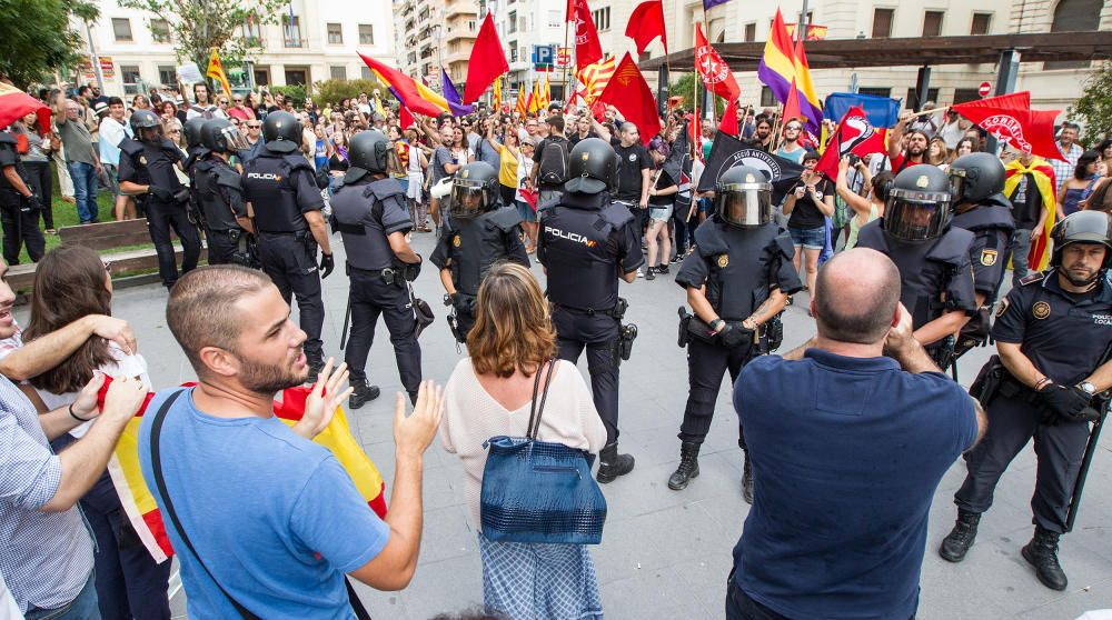 Tensión entre partidarios y detractores del referéndum en Alicante