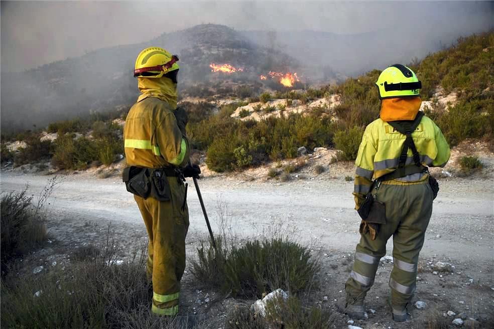 Impresionante incendio en la sierra de Alcubierre