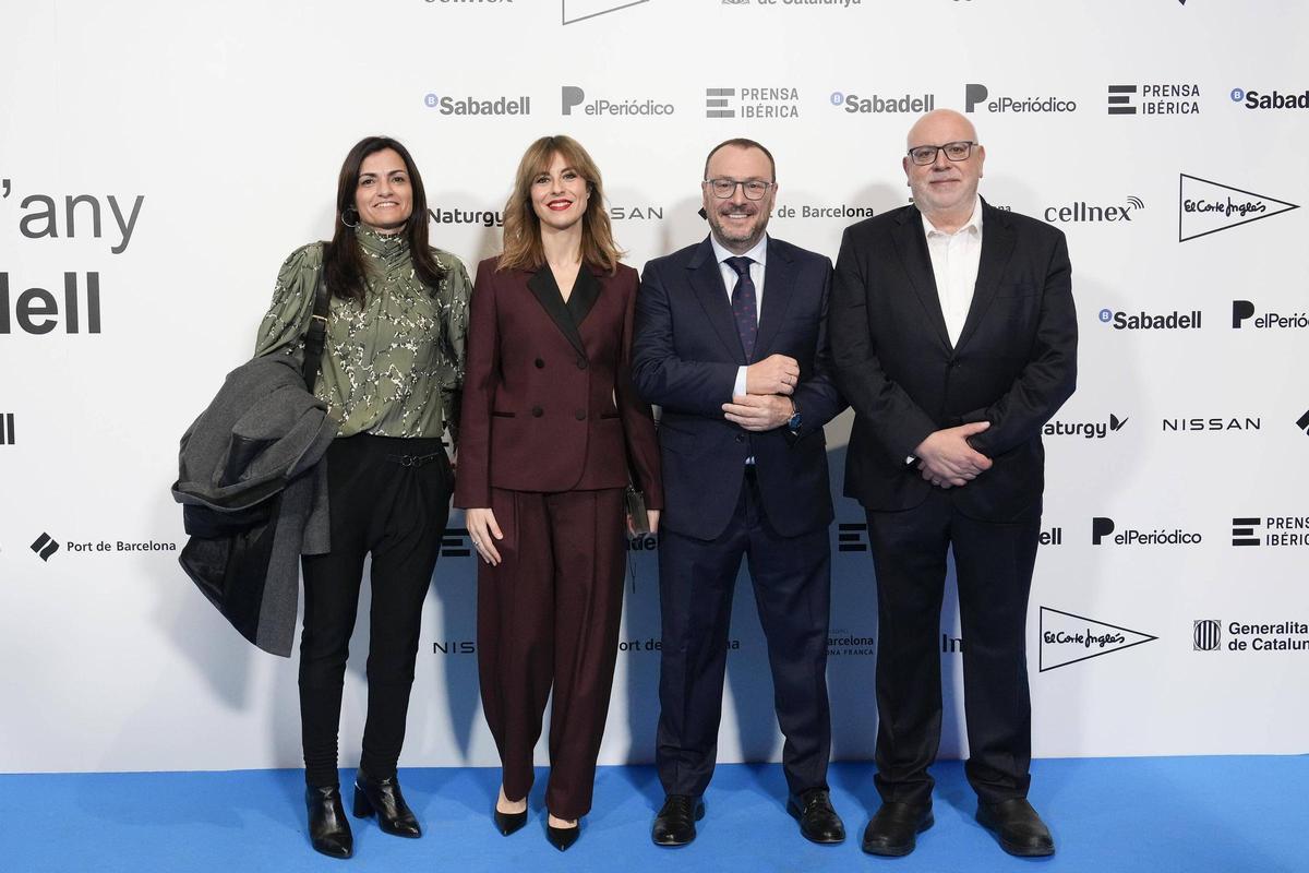 Anna Molas, responsable dacció estratègica de Universitat de Vic, Ester Azuar, directora comercial de El Periódico, Ángel San Martín, director comercial de Prensa Ibérica, y Jordi Baiget, director general de Universitat de Vic