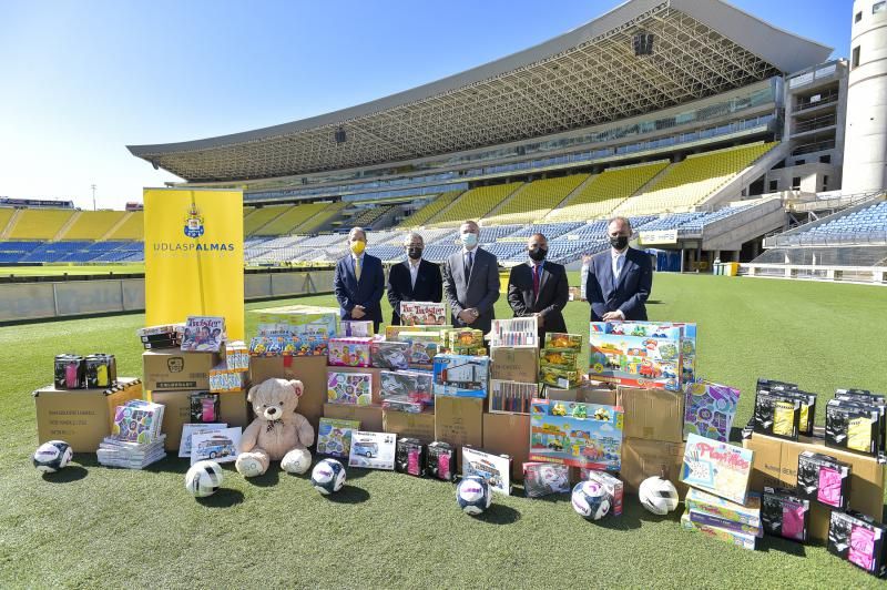 La UDLP realiza una donación de 5000€, alimentos y juguetes a ONGs