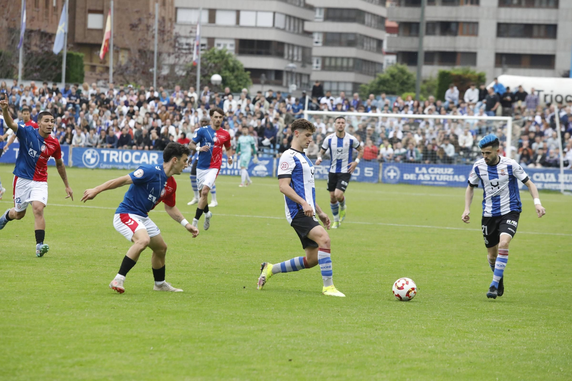 EN IMÁGENES: La final por el ascenso entre Avilés y Rayo Majadahonda vivida en el Suárez Puerta