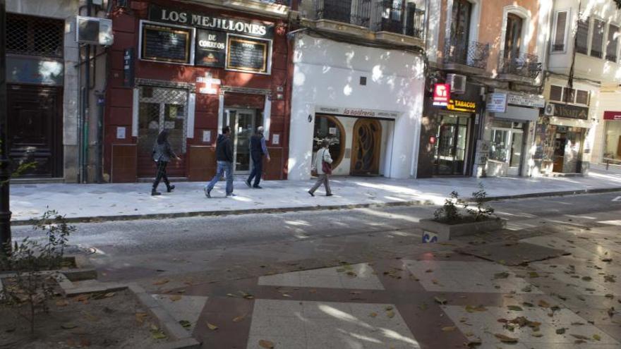 La plaza de Gabriel Miró ha estado dos meses sin veladores