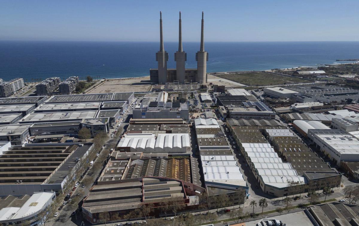 Sant Adrià modernitzarà tres grans polígons al costat de les Tres Xemeneies