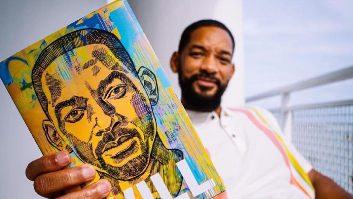 El actor Will Smith posa con su biografía, &#039;Will&#039;.