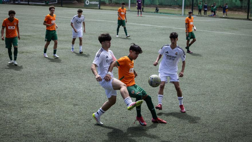 En imágenes | Así ha sido la gran final del Torneo Cesaraugusta de Zaragoza entre el Real Madrid y el Valencia