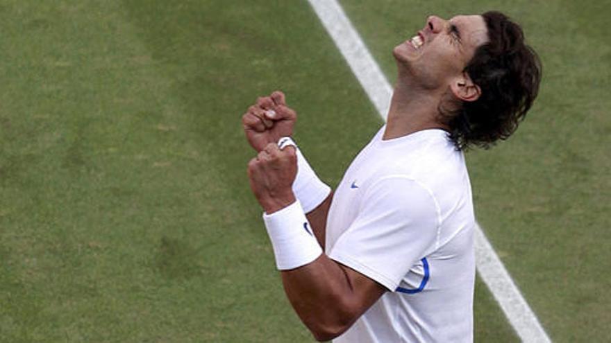 Rafa Nadal celebra su victoria sobre Mardy Fish