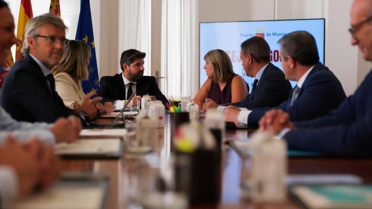 CRISIS MIGRATORIA | La Región de Murcia pide al Gobierno de España «medios militares» para vigilar sus costas ante la crisis migratoria