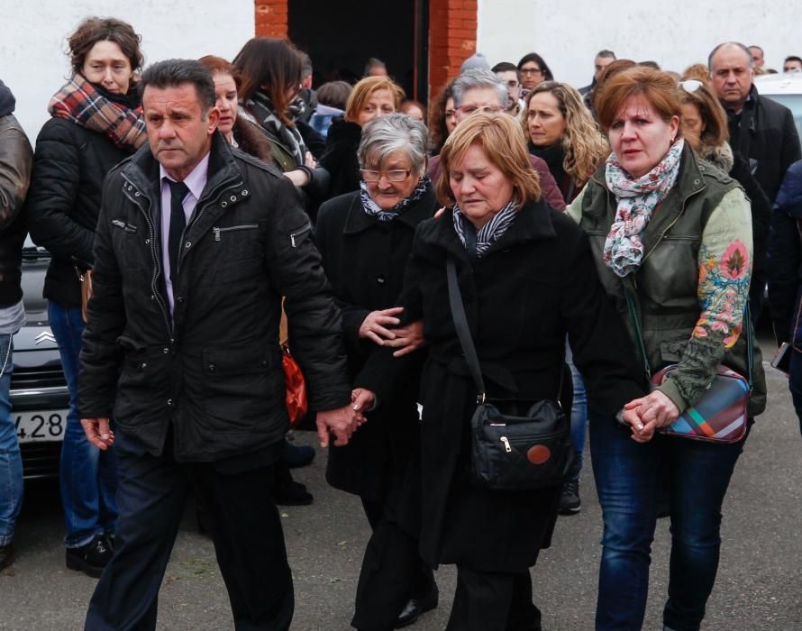 Funeral multitudinario de Rubén Fonseca, el fallecido en el incendio de El Berrón