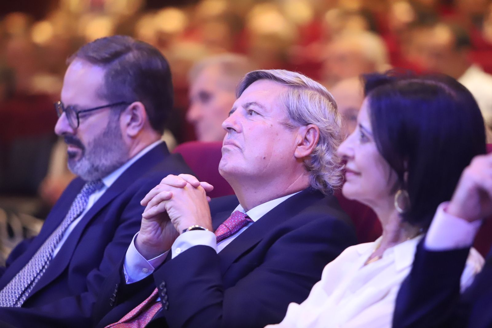 El presidente de la Audiencia presenta 'Los latidos del alma'