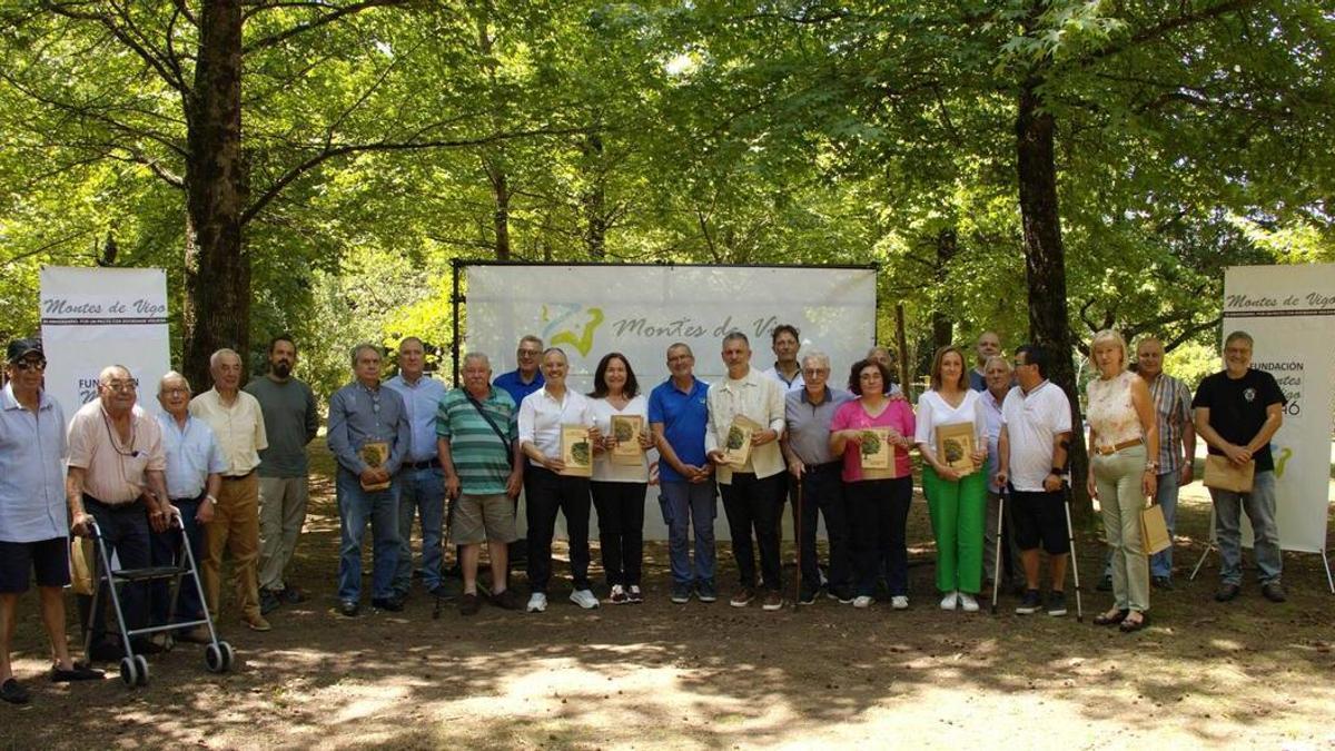 Comuneros y autoridades celebran el trigésimo aniversario de la Mancomunidad de Montes de Vigo..