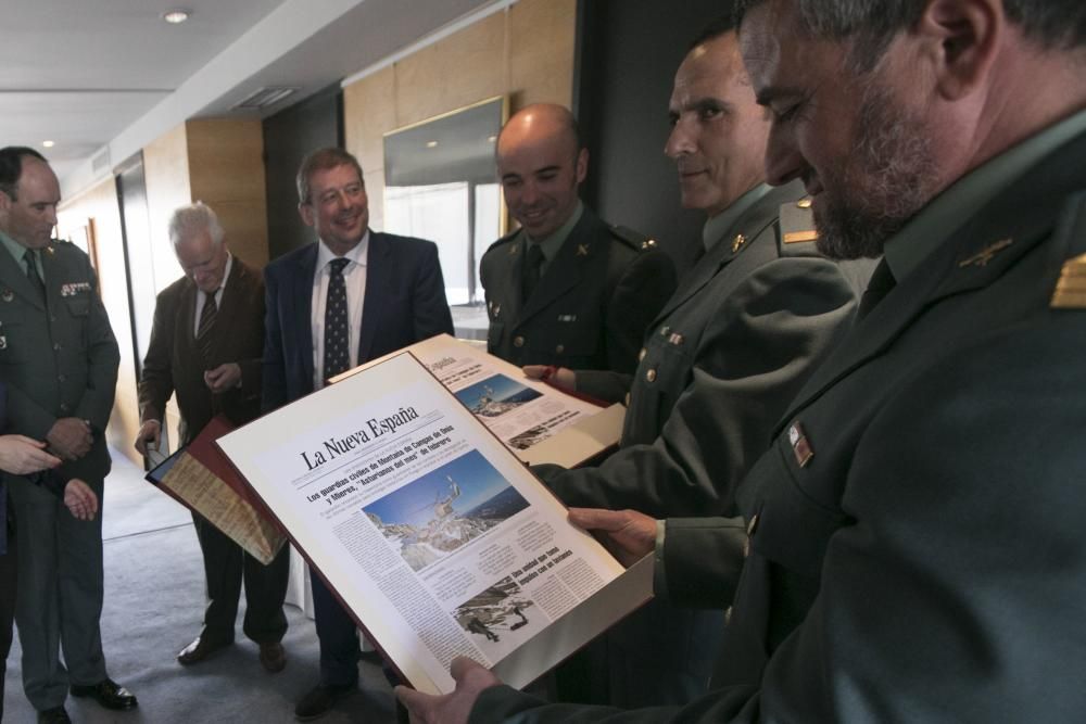 La Guardia Civil de montaña recibe el Asturiano del Mes