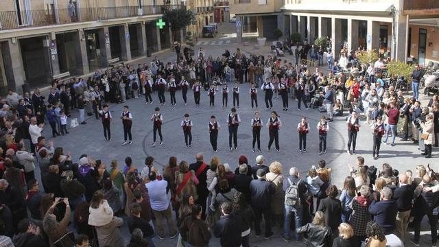 Dance infantil en la Plaza de España.