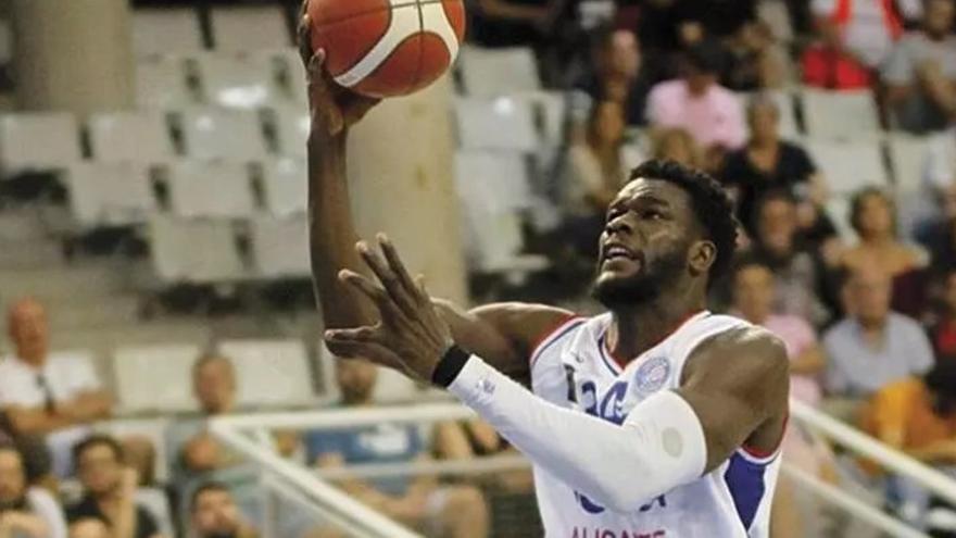 El pívot Mus Barro debutará con el Leyna en el Ángel Nieto. | LOZ