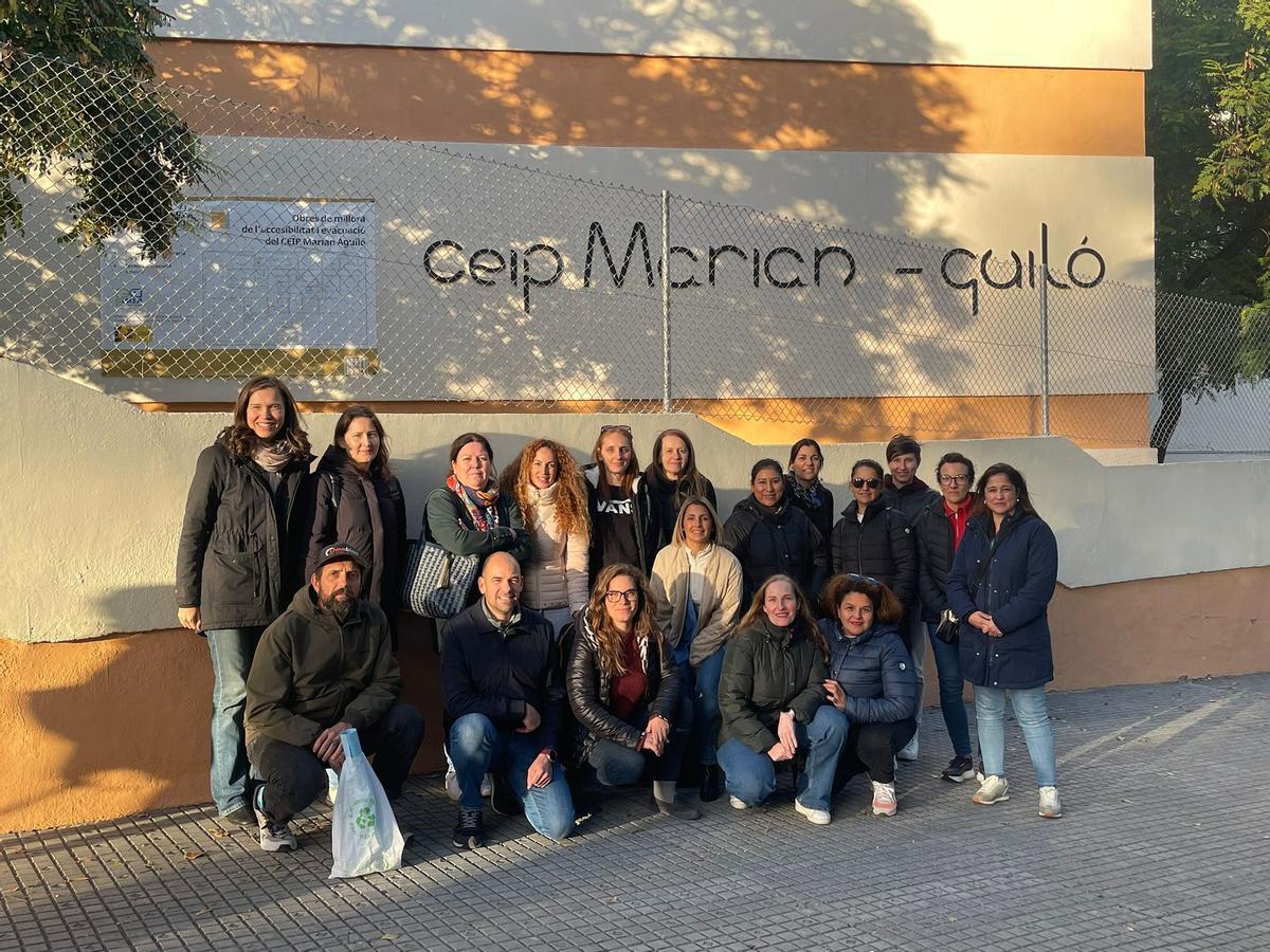 Imagen de noviembre de familias del CEIP Marian Aguiló cuando reclamaron por primera vez otra auxiliar para atender a los alumnos con necesidades.