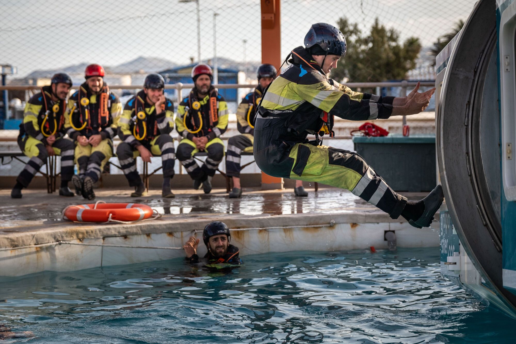 Curso de formación del EIRIF en amerizajes de helicópteros