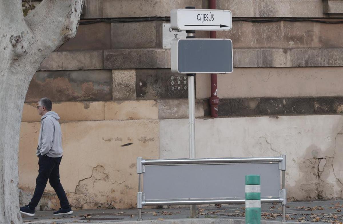 También se volverán a contratar las vallas.