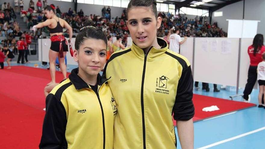 Las gimnastas del Burgas Sara Blanco y Yolanda García. // Iñaki Osorio