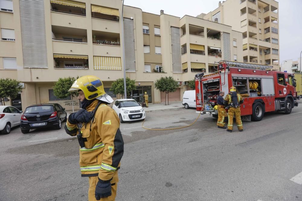 Incendio en la segunda planta de un edificio en Son Oliva