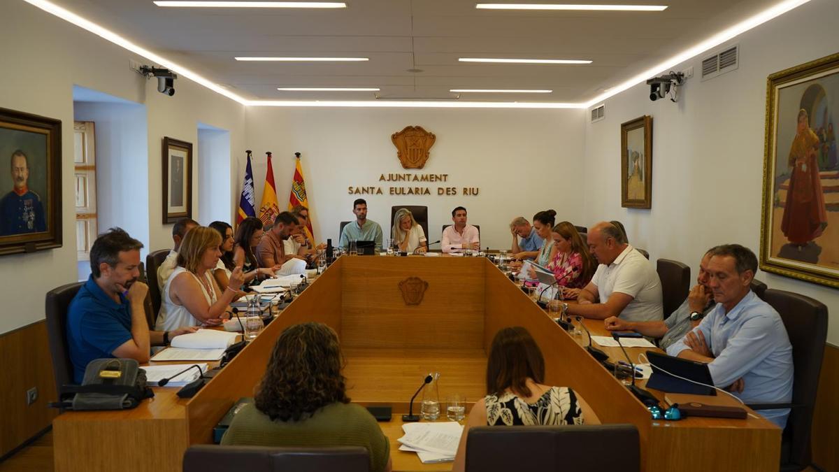 Imagen del pleno de junio de Santa Eulària.