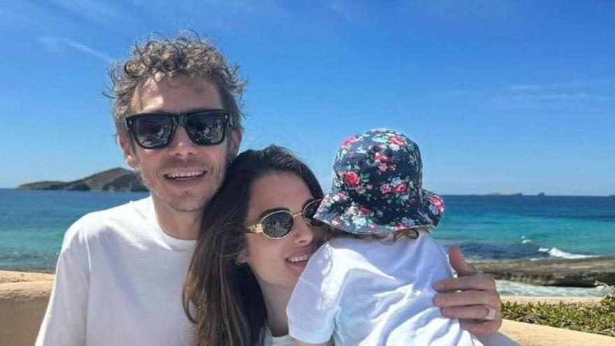 Valentino Rossi con su familia en la isla: &quot;Ya es verano en Ibiza&quot;