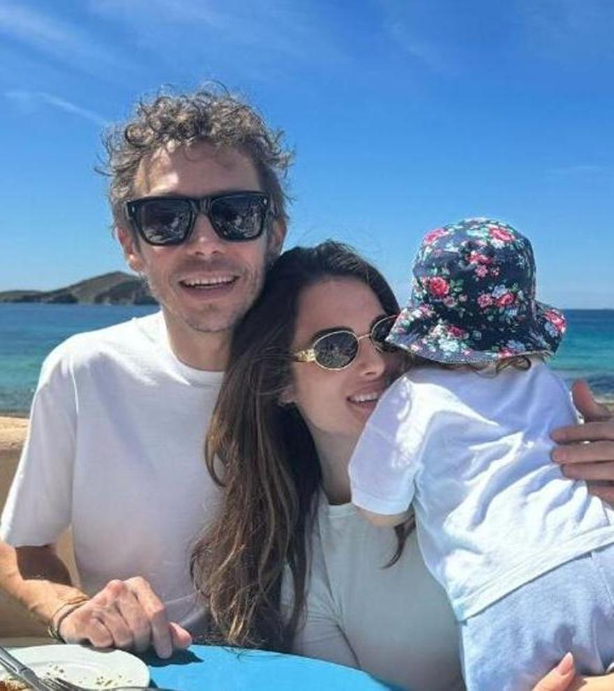 Valentino Rossi con su familia en la isla: &quot;Ya es verano en Ibiza&quot;