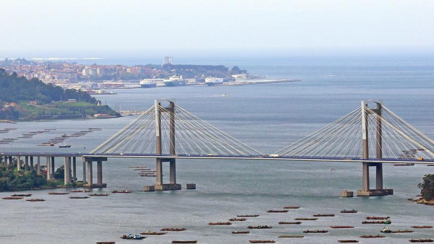 Imagen del puente de Rande, cuyas obras de ampliación motivaron el pleito por los peajes. |   // MARTA G. BREA