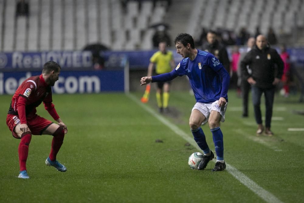 El partido entre el Real Oviedo y el Rayo Vallecano, en imágenes