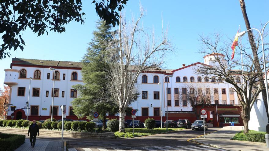 Detienen a dos hombres en Badajoz que se hacen pasar por policías y roban con violencia a un tercero