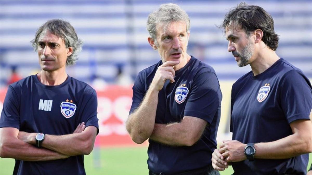 Marc Huguet, Albert Roca y Carles Cuadrat, en una sesión del Bengaluru FC