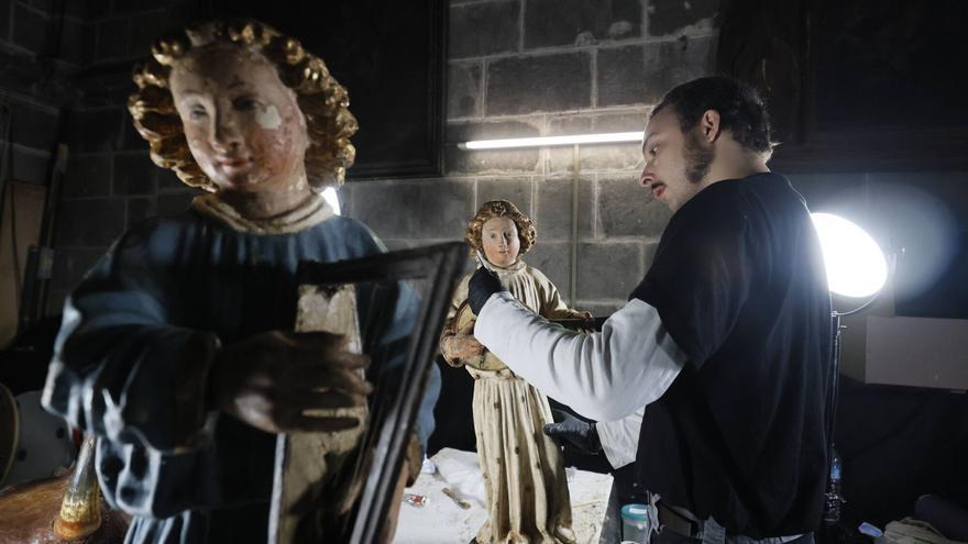 VÍDEO | El Consell de Mallorca presenta las primeras figuras restauradas del antiguo belén de la Sang