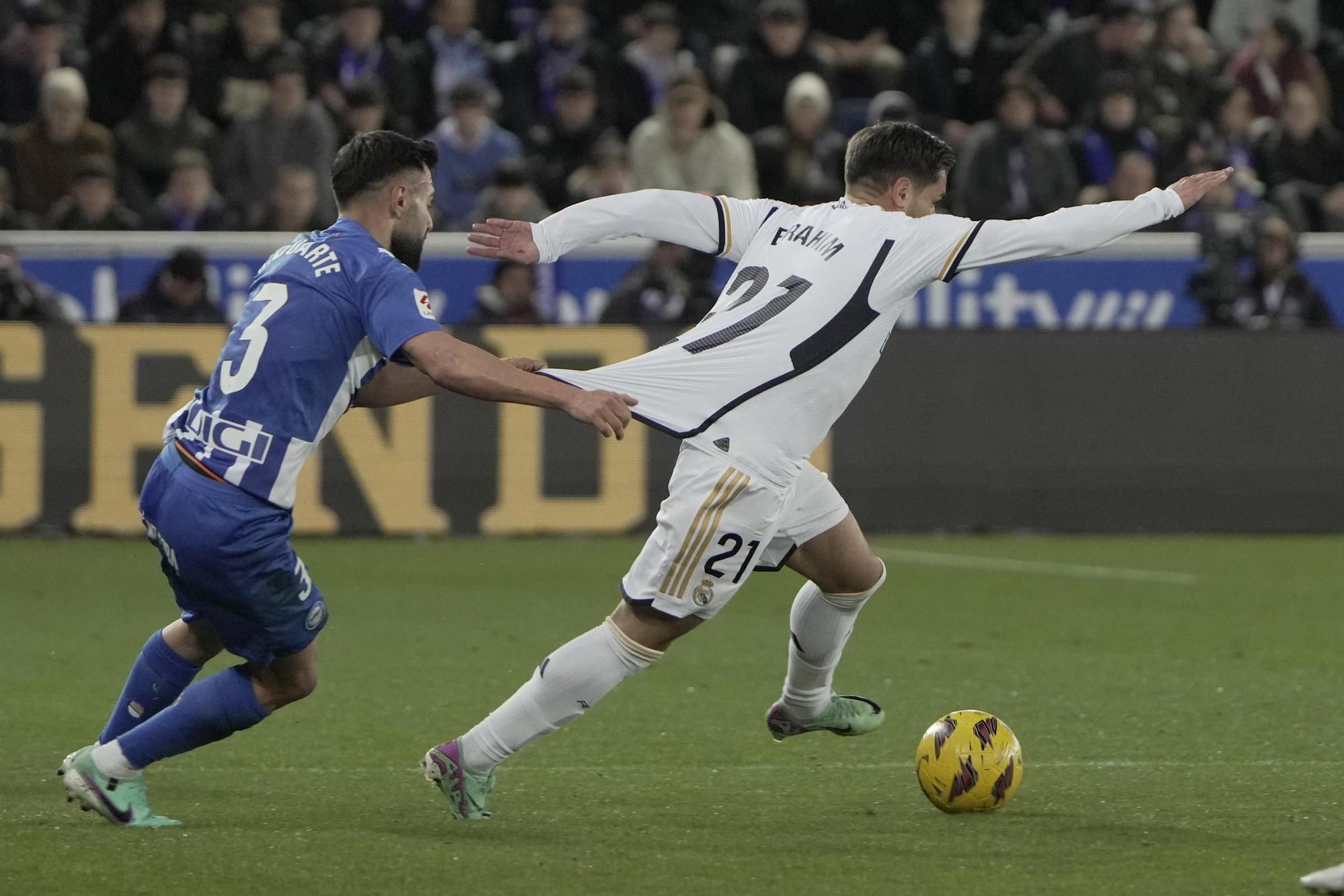 0-0. El Real Madrid no puede con el Alavés en la primera parte en Mendizorroza