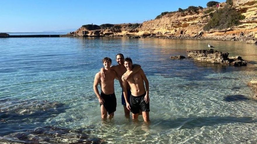 Chapuzón navideño de Rafa Nadal en Mallorca con su familia