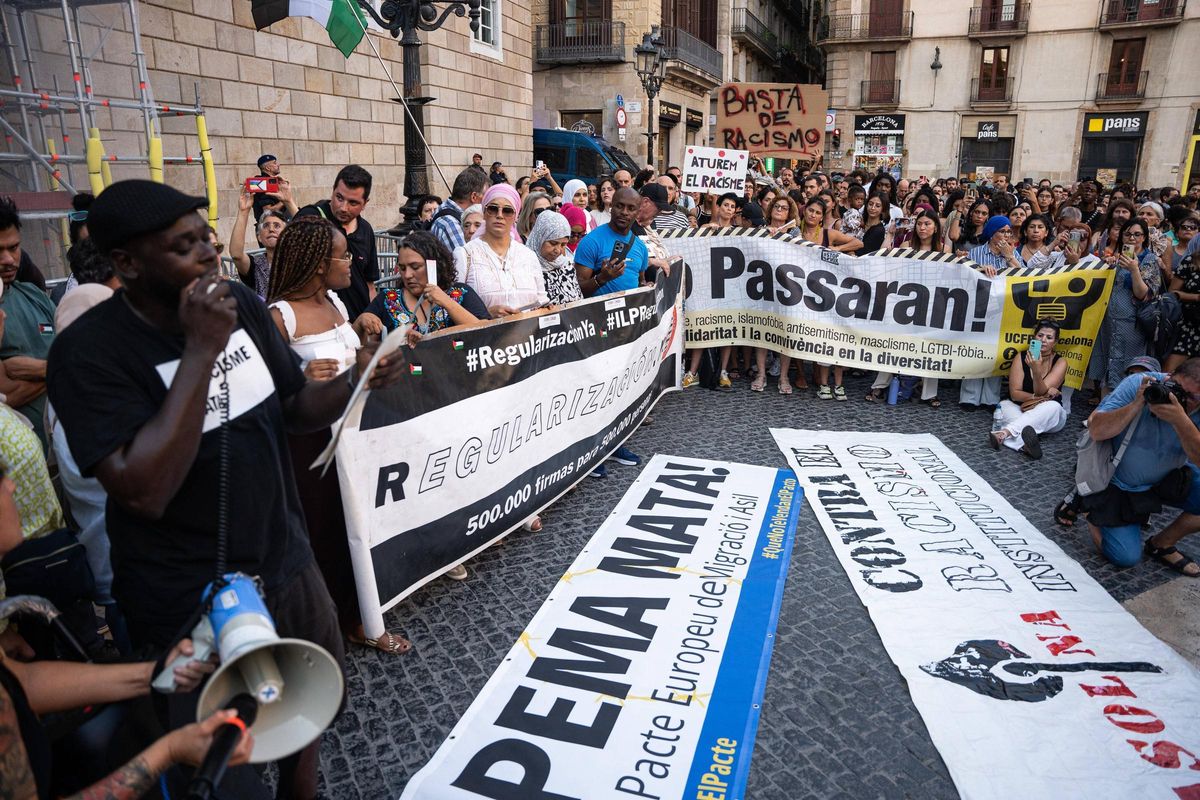Gran manifestación antiracista en Barcelona