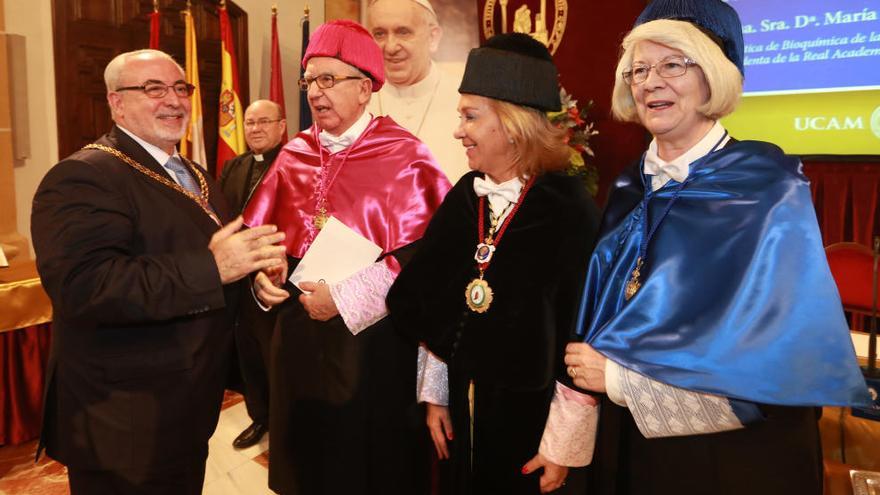 José Luis Mendoza, durante la ceremonia de investidura como nuevos doctores Honoris Causa por la UCAM.