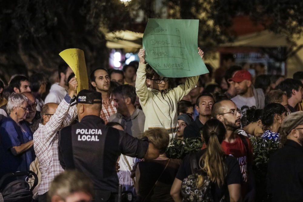 Hunderte Demonstranten versammelten sich am Mittwochabend (20.9.) in Palmas Innenstadt.